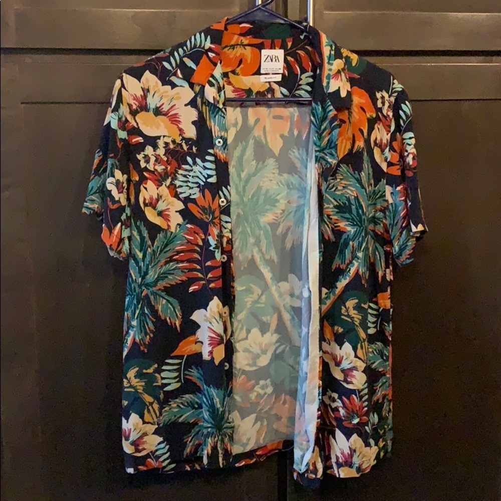 Zara Men’s Navy Short Sleeve Floral Button Down